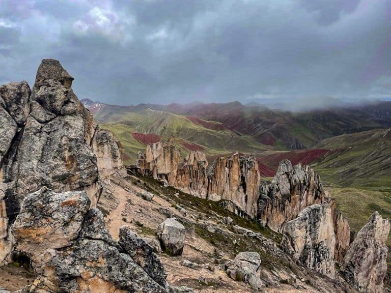 palcoyo-hike-rainbow-mountain-003